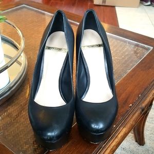 Marciano Black leather pumps size 7